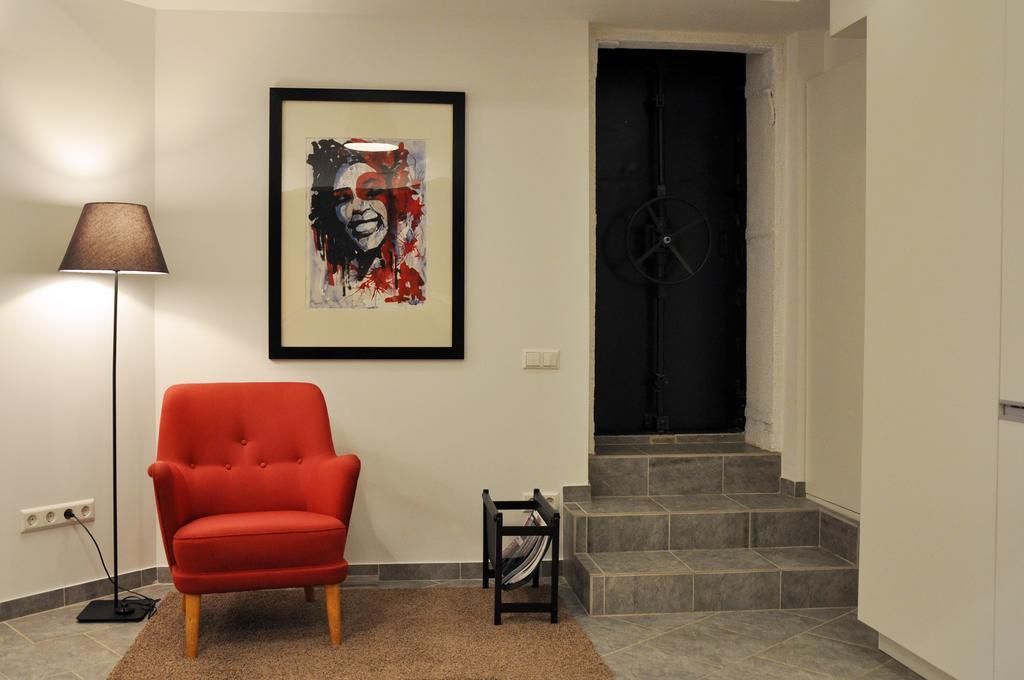 Bomb Shelter Apartment Vilnius Ruang foto